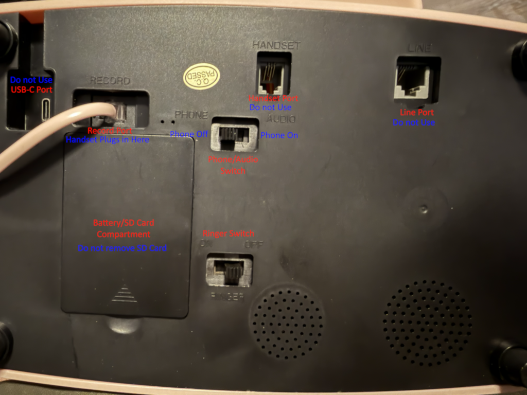 Ports configuration on the bottom of the phone